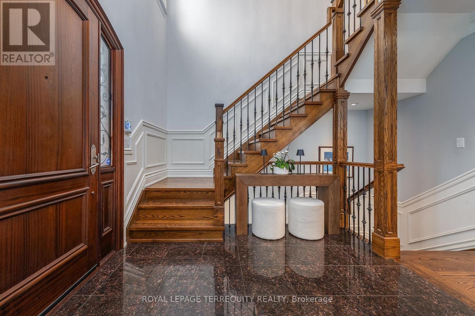 11 Chestnut Hills Parkway, Toronto, Ontario  M9A 3P7 - Photo 5 - W12982828