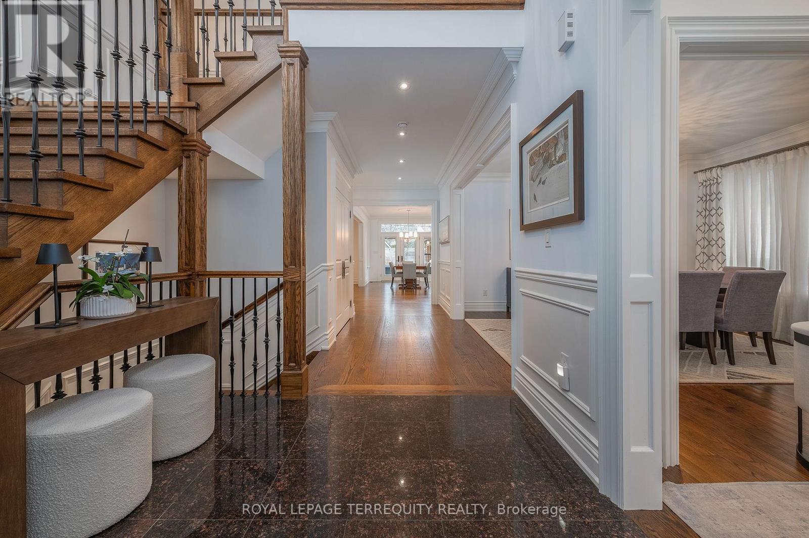 11 Chestnut Hills Parkway, Toronto, Ontario  M9A 3P7 - Photo 6 - W12982828