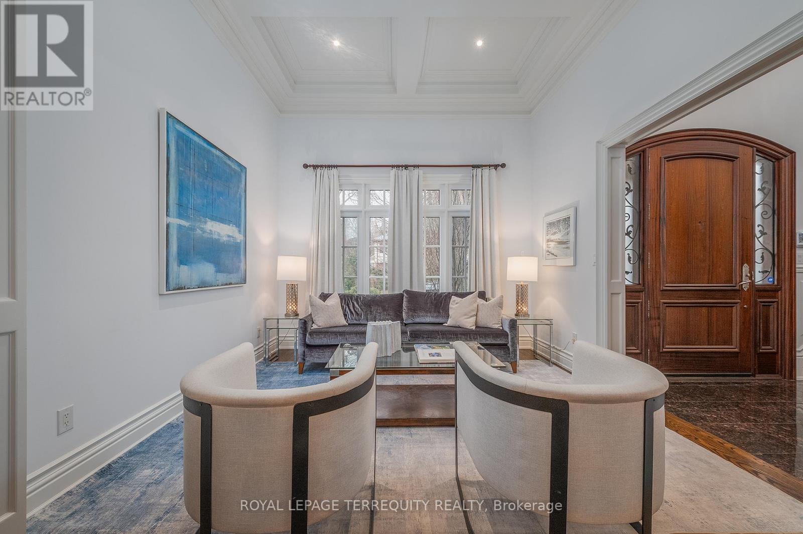 11 Chestnut Hills Parkway, Toronto, Ontario  M9A 3P7 - Photo 9 - W12982828