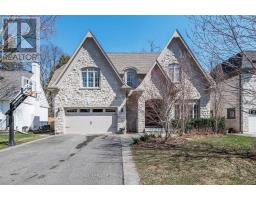 11 CHESTNUT HILLS PARKWAY, Toronto, Ontario