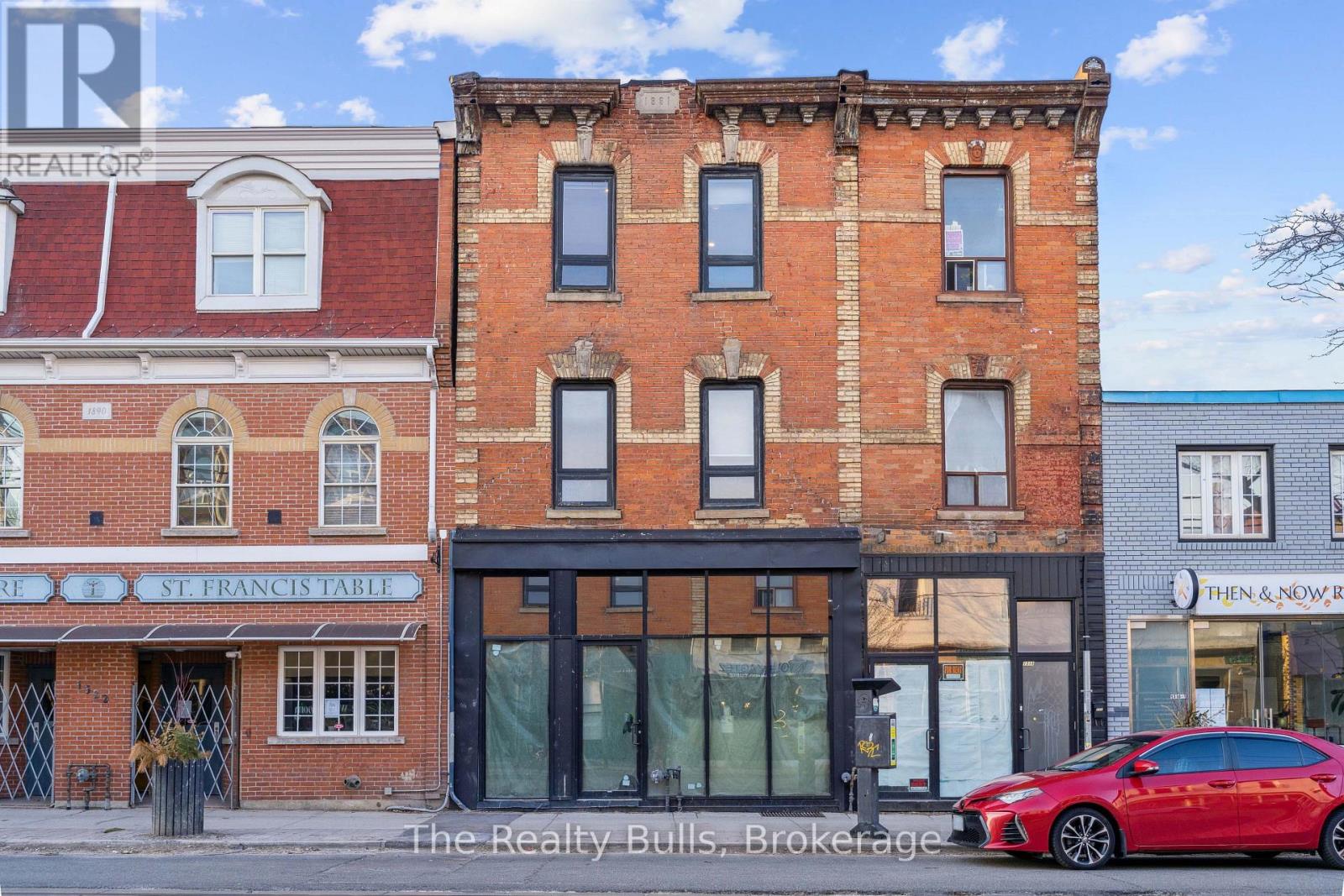 1320 QUEEN STREET W, Toronto, Ontario