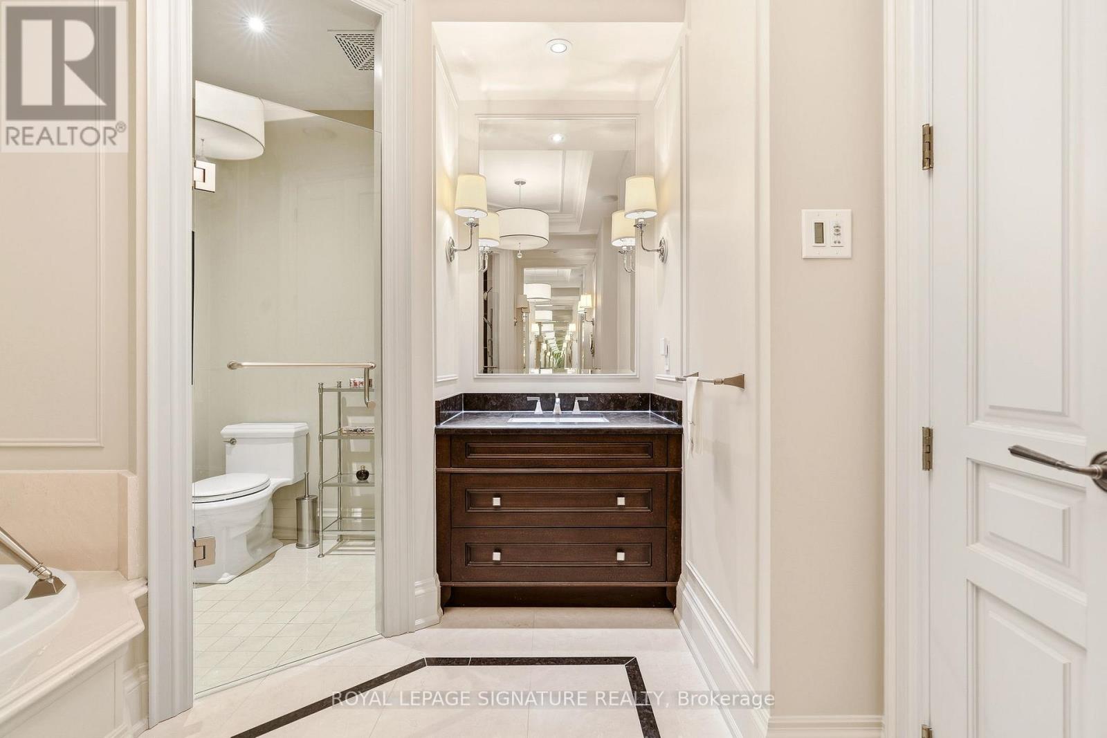 1101 - 111 Forsythe Street, Oakville, Ontario  L6K 3J9 - Photo 17 - W12982856