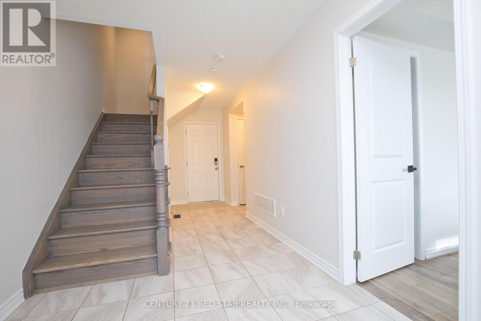 458 Remembrance Road, Brampton (Northwest Brampton), Ontario  L7A 5E1 - Photo 9 - W12982864