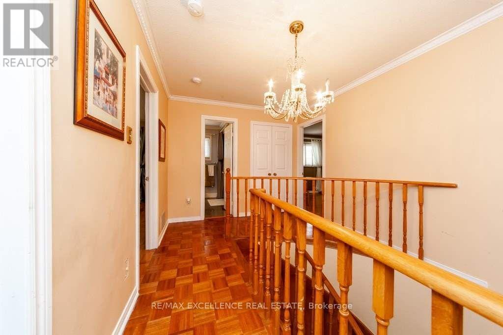 30 Ballycastle Crescent, Brampton, Ontario  L6Z 2T6 - Photo 17 - W12982874