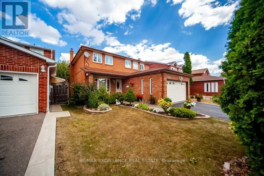 30 Ballycastle Crescent, Brampton, Ontario  L6Z 2T6 - Photo 4 - W12982874