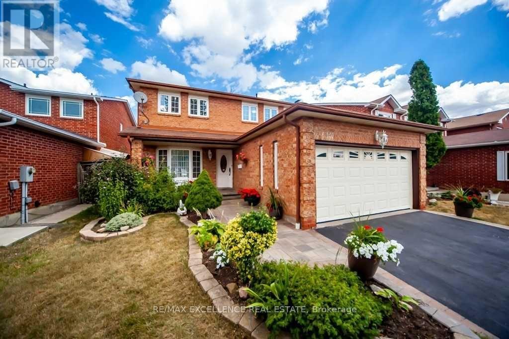 30 Ballycastle Crescent, Brampton, Ontario  L6Z 2T6 - Photo 5 - W12982874