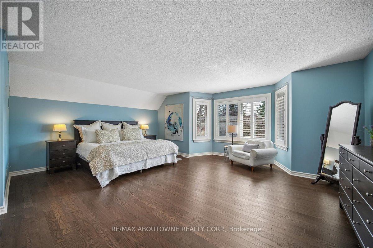 1494 The Links Drive, Oakville, Ontario  L6M 2P2 - Photo 22 - W12982924