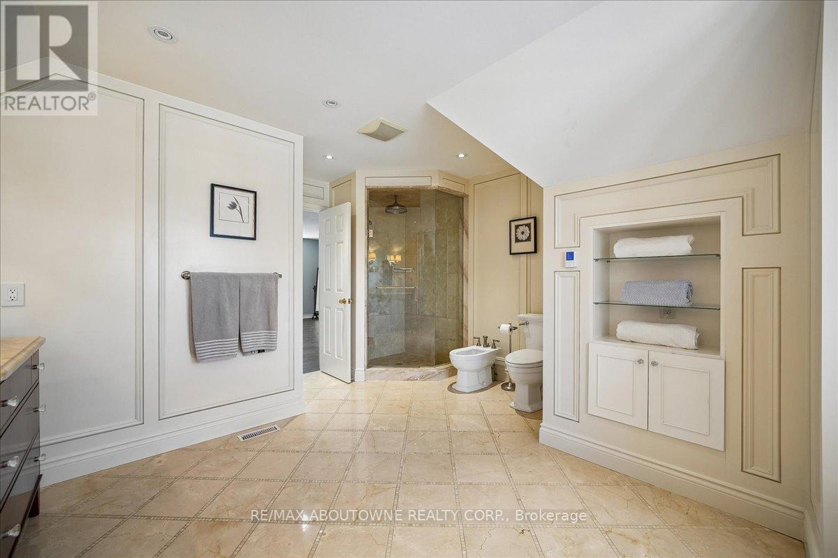 1494 The Links Drive, Oakville, Ontario  L6M 2P2 - Photo 26 - W12982924