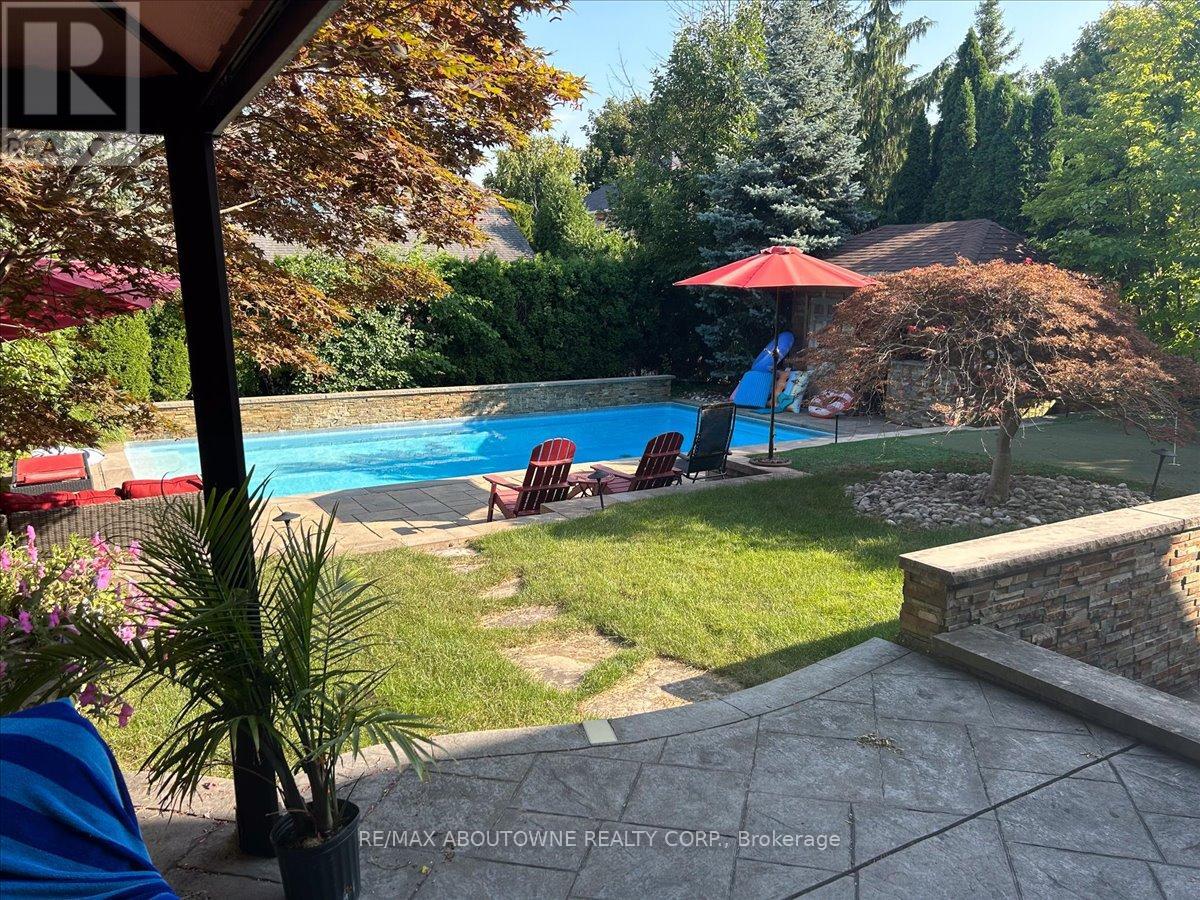 1494 The Links Drive, Oakville, Ontario  L6M 2P2 - Photo 40 - W12982924