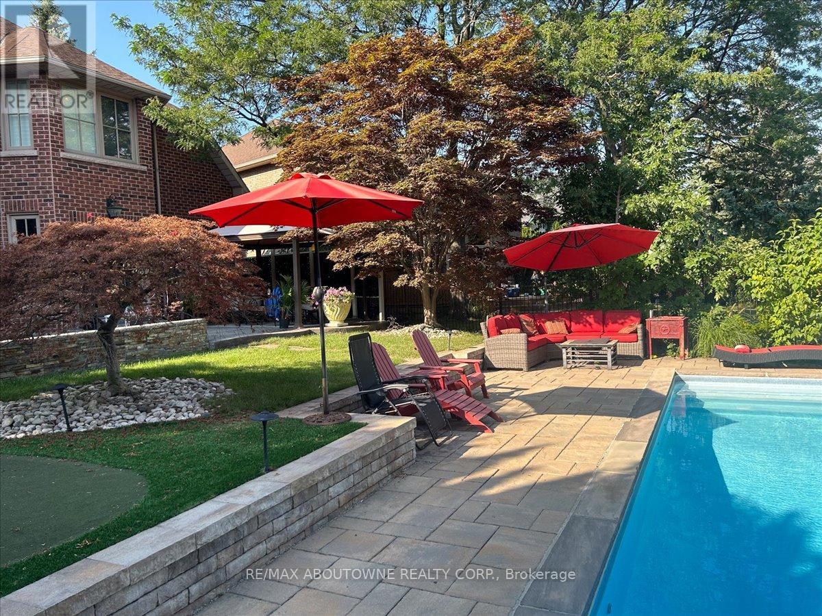 1494 The Links Drive, Oakville, Ontario  L6M 2P2 - Photo 42 - W12982924