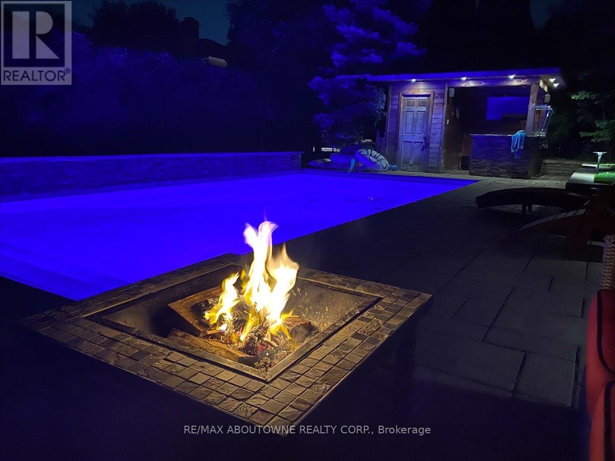 1494 The Links Drive, Oakville, Ontario  L6M 2P2 - Photo 45 - W12982924