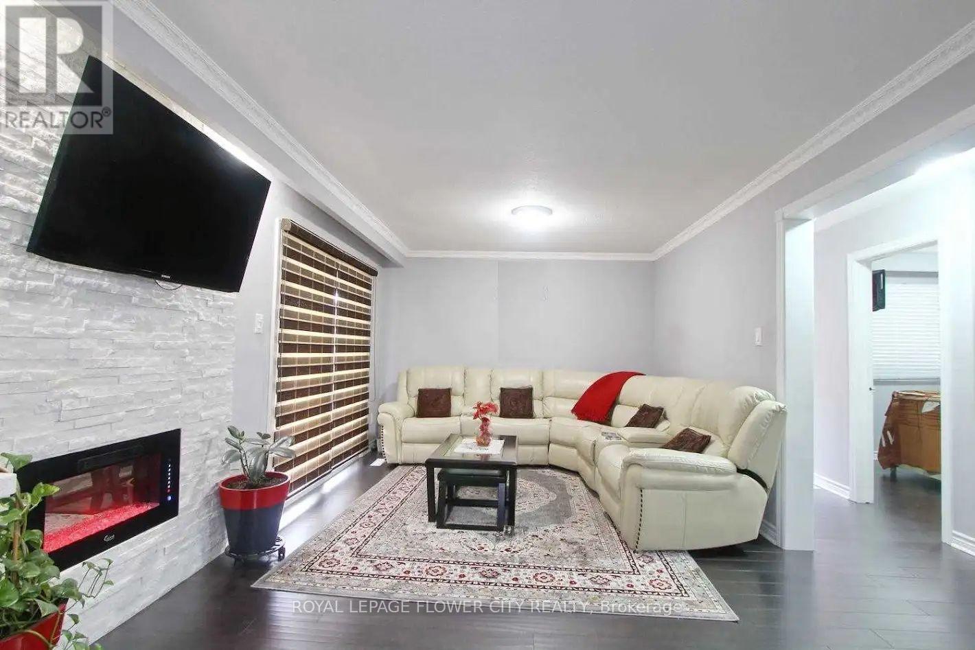 2 - 191 Cabana Drive N, Toronto, Ontario  M9L 1L2 - Photo 2 - W12982934