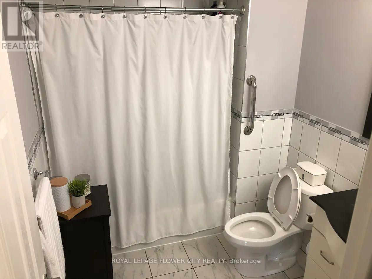 2 - 191 Cabana Drive N, Toronto, Ontario  M9L 1L2 - Photo 3 - W12982934