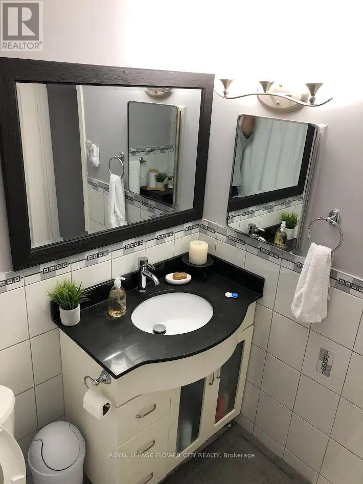 2 - 191 Cabana Drive N, Toronto, Ontario  M9L 1L2 - Photo 4 - W12982934