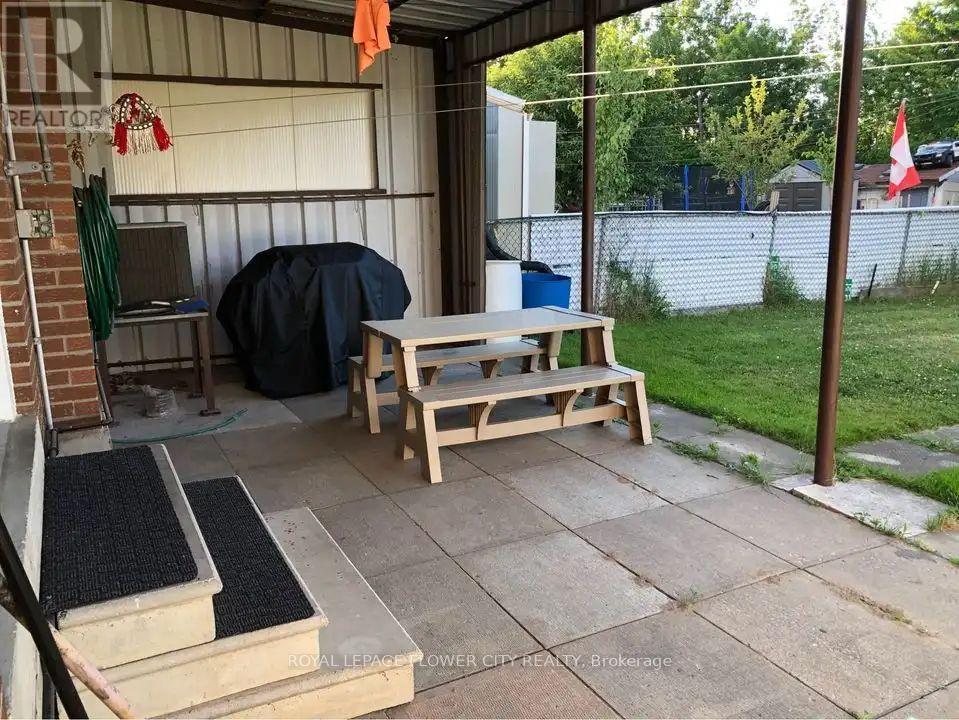 2 - 191 Cabana Drive N, Toronto, Ontario  M9L 1L2 - Photo 8 - W12982934