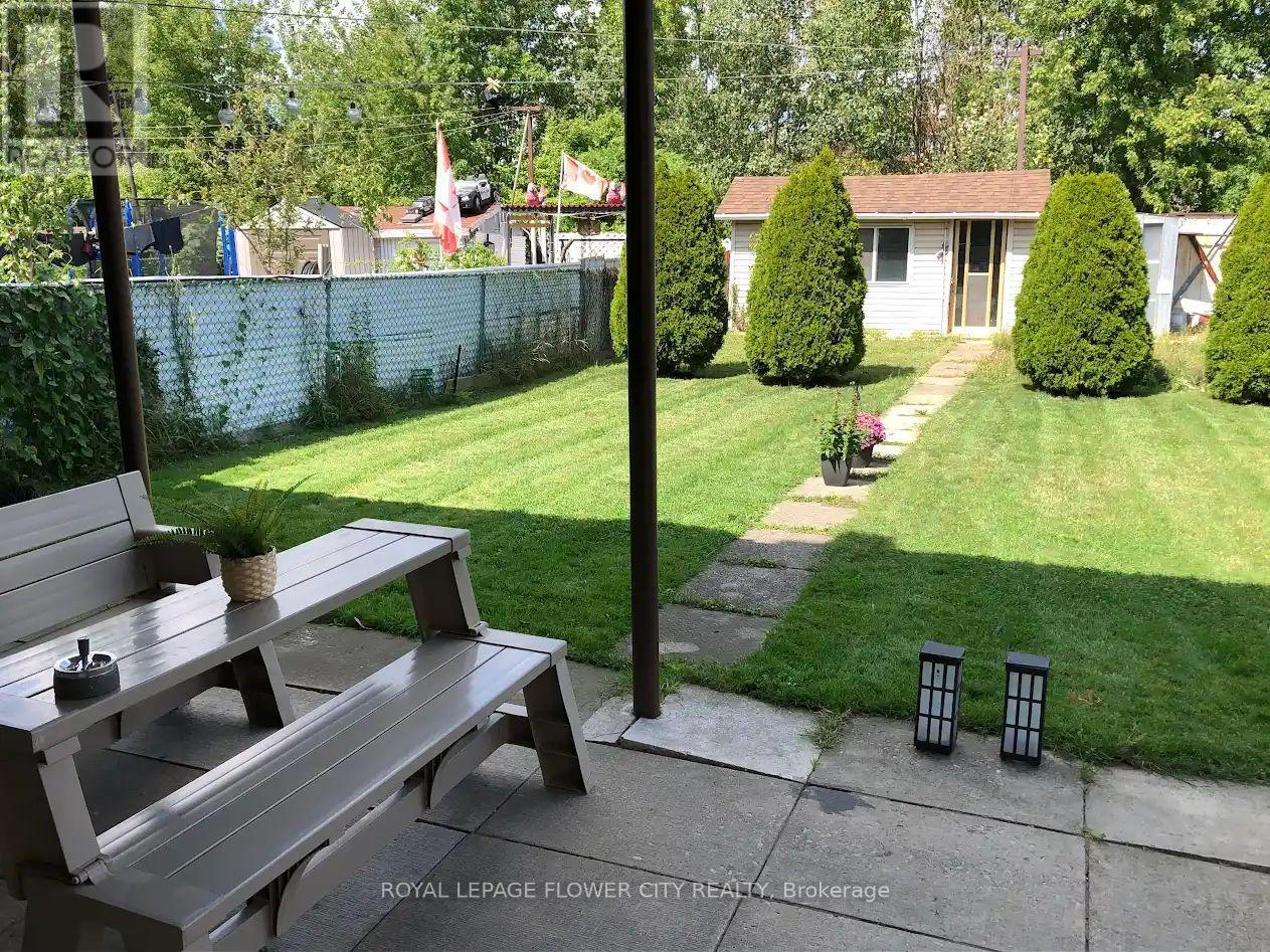 2 - 191 Cabana Drive N, Toronto, Ontario  M9L 1L2 - Photo 9 - W12982934