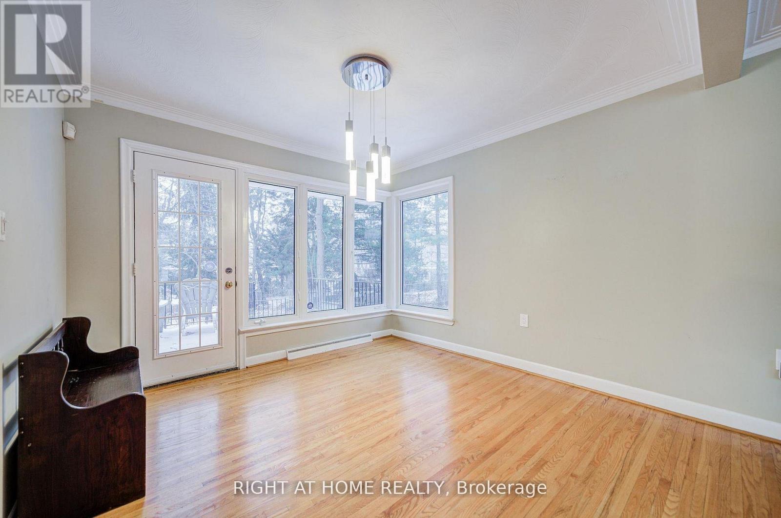 1445 Ryan Place, Mississauga, Ontario  L5C 1J7 - Photo 11 - W12982972