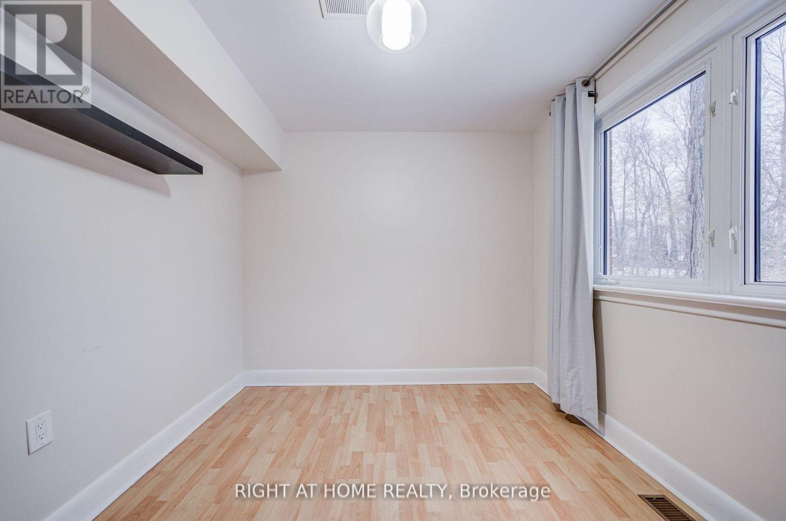 1445 Ryan Place, Mississauga, Ontario  L5C 1J7 - Photo 29 - W12982972