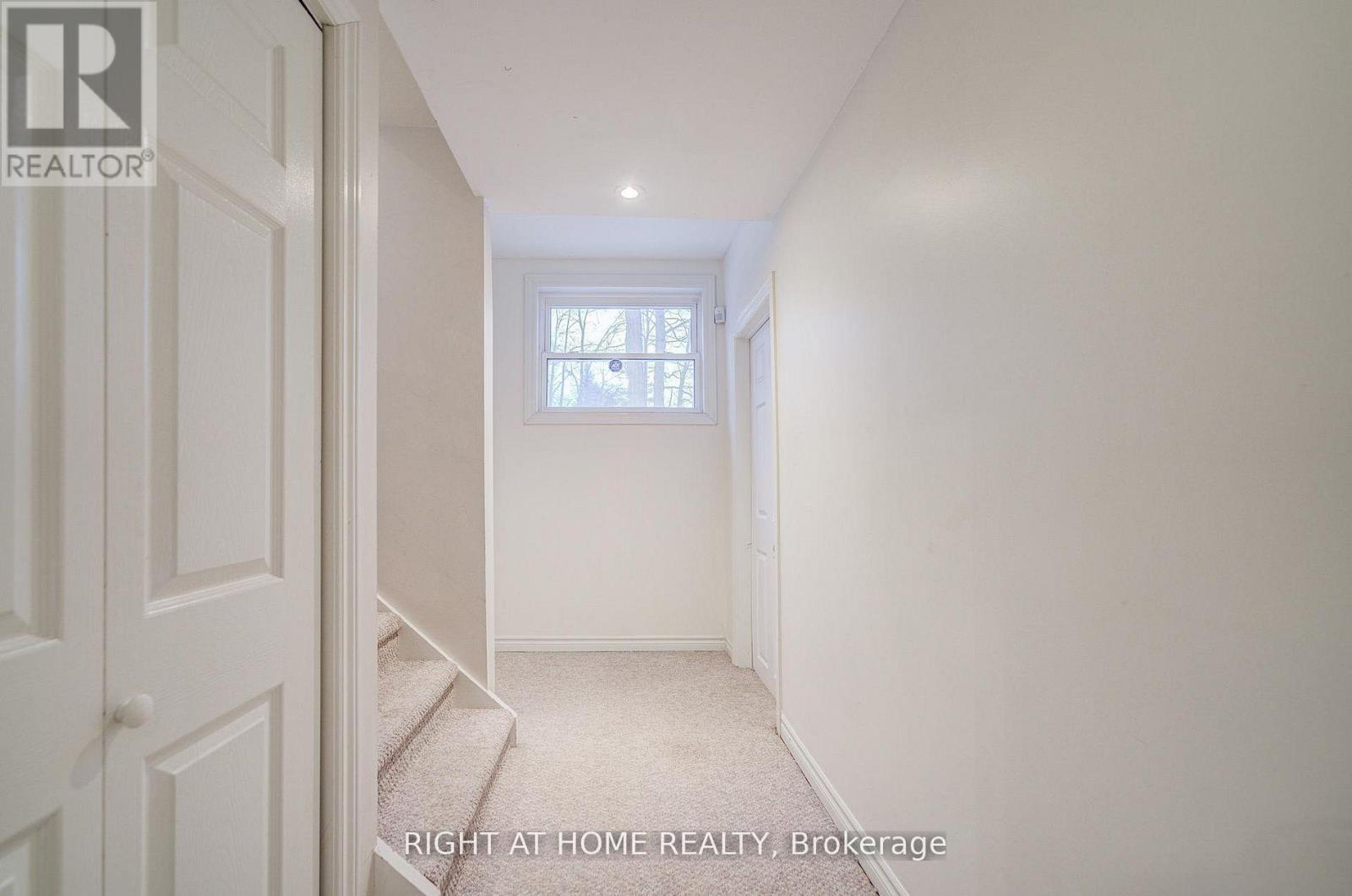 1445 Ryan Place, Mississauga, Ontario  L5C 1J7 - Photo 31 - W12982972