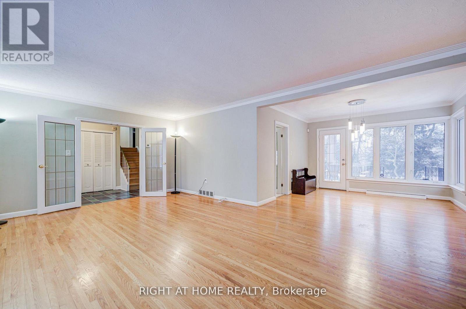 1445 Ryan Place, Mississauga, Ontario  L5C 1J7 - Photo 8 - W12982972