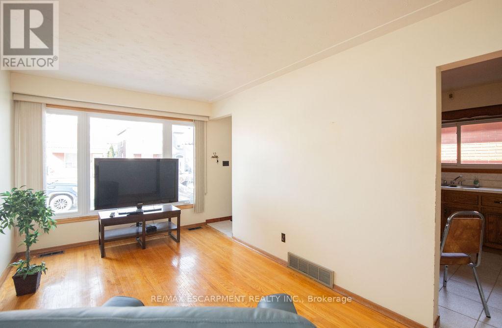 313 Barton Street W, Hamilton, Ontario  L8R 2J3 - Photo 8 - X12478219