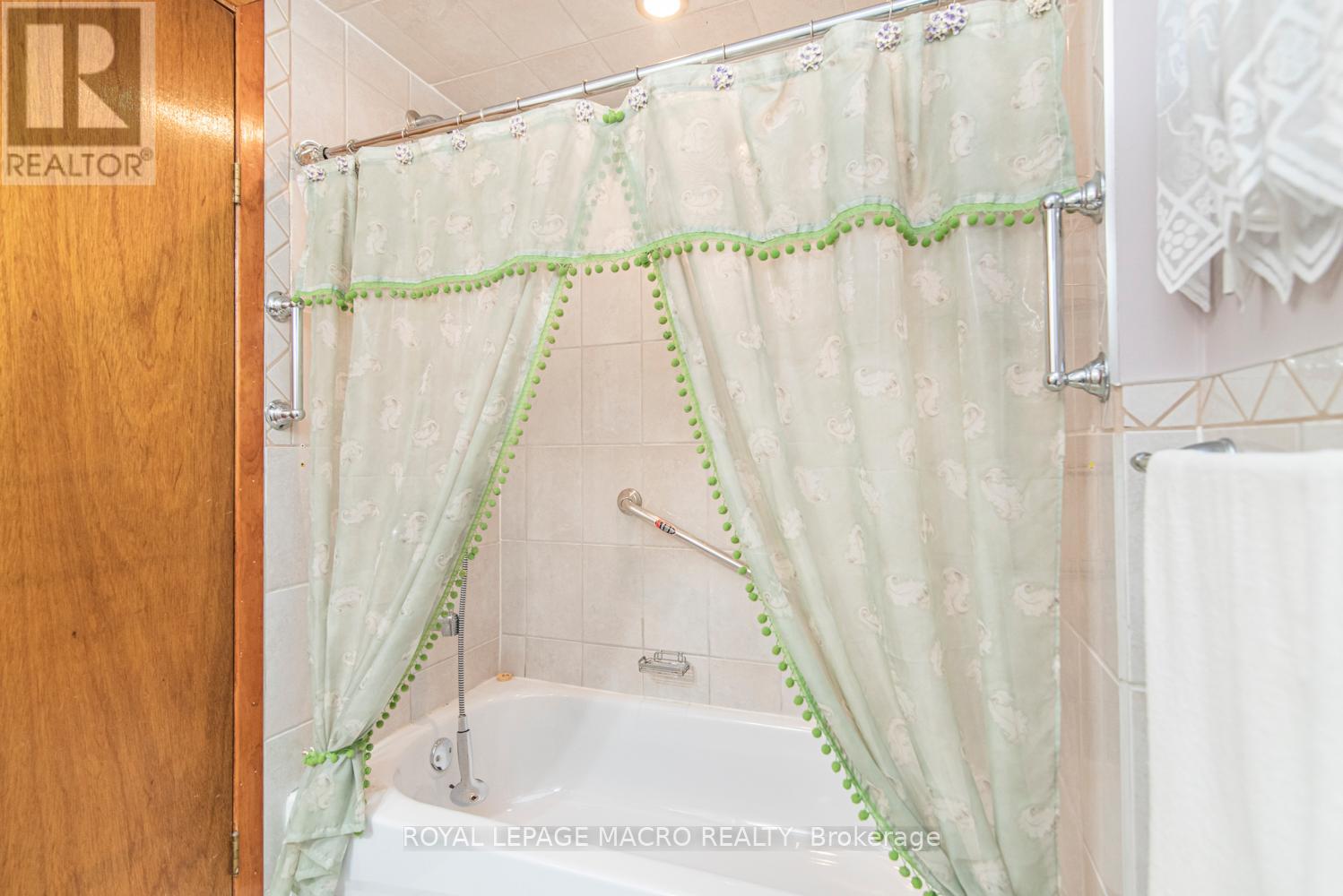 31 Adair Avenue N, Hamilton, Ontario  L8H 6A5 - Photo 32 - X12981288