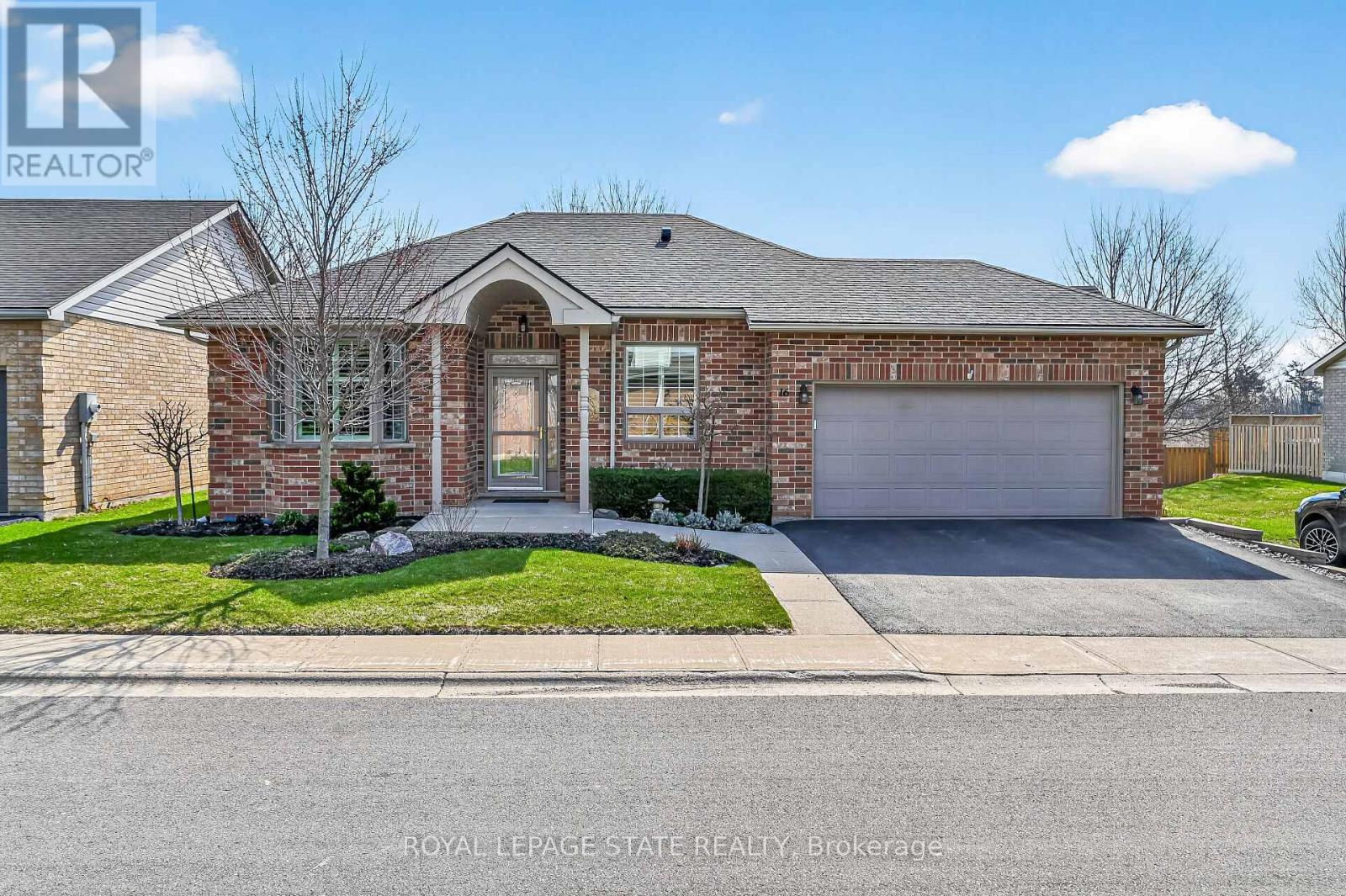 63 - 16 NORTHERNBREEZE STREET, Hamilton, Ontario