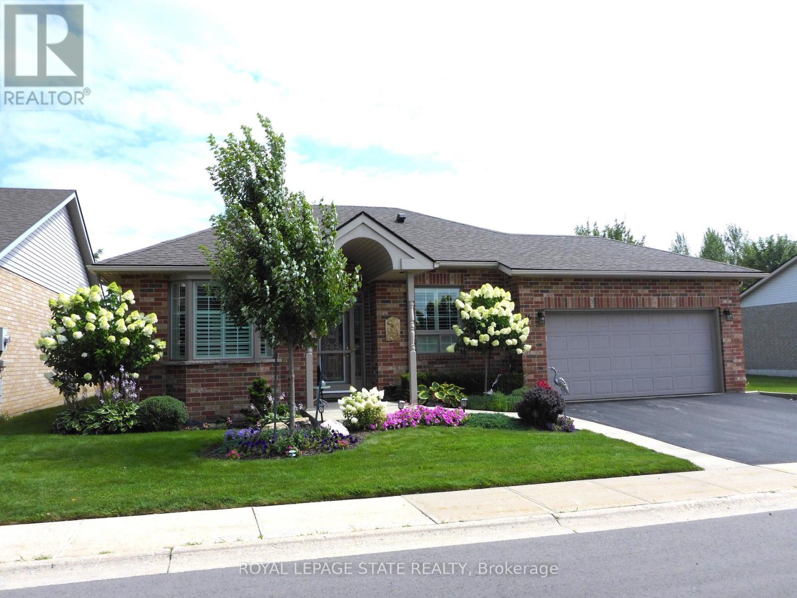 63 - 16 Northernbreeze Street, Hamilton, Ontario  L0R 1W0 - Photo 2 - X12982880