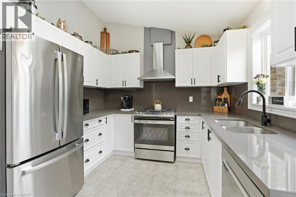 14 Kenyon Crescent, Grimsby, Ontario  L3M 5P4 - Photo 9 - 40819617