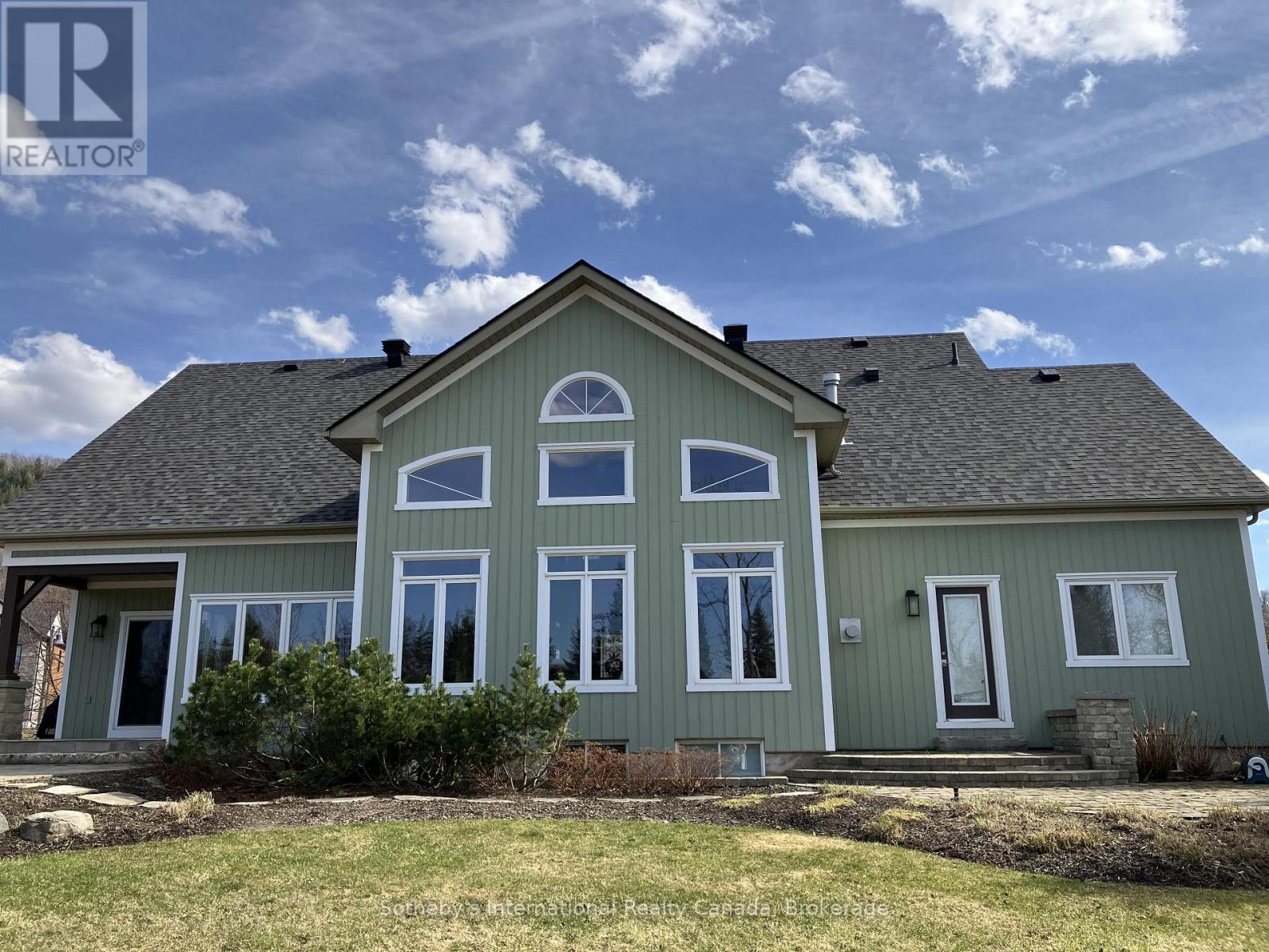 103 Barton Boulevard, Blue Mountains, Ontario N0H 1J0 - Photo 3 - X12983044