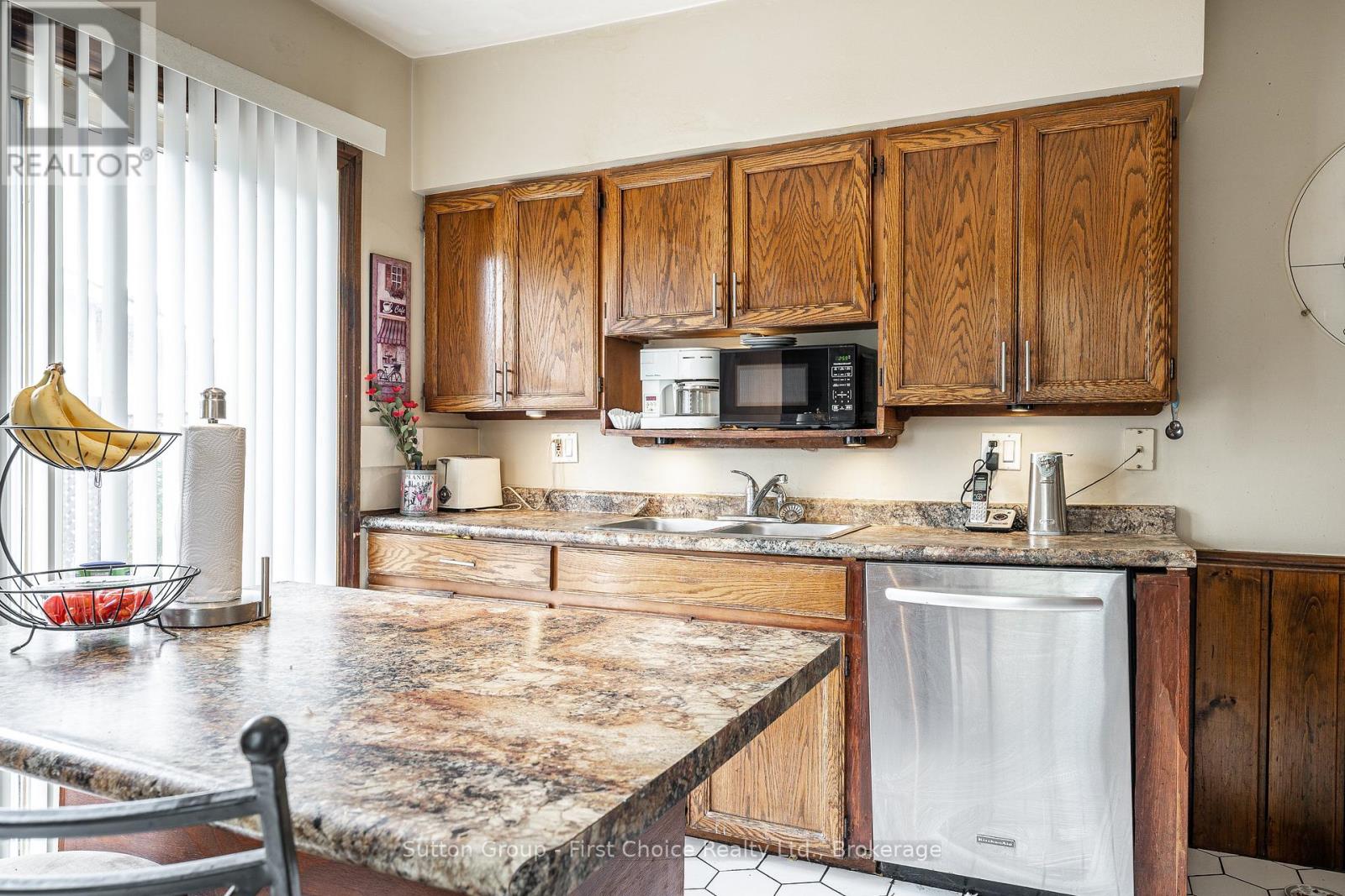 141 Perth Street, Stratford, Ontario N5A 3Y1 - Photo 19 - X12983104