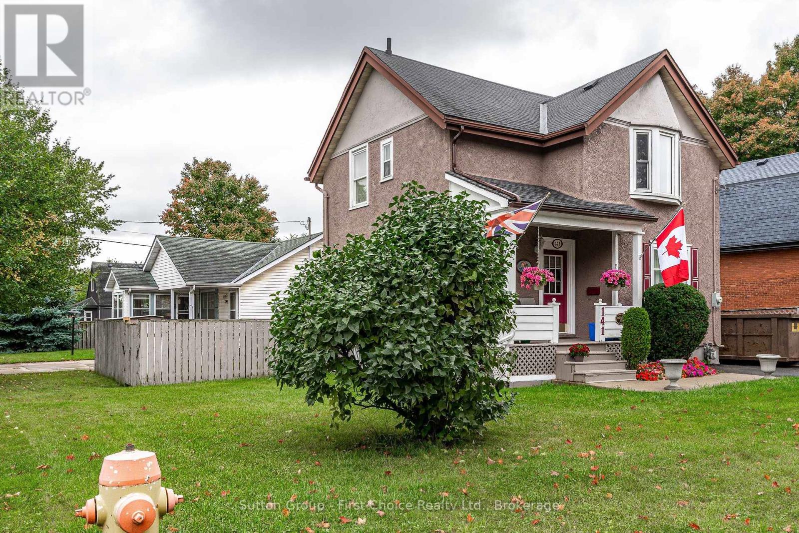 141 Perth Street, Stratford, Ontario N5A 3Y1 - Photo 2 - X12983104