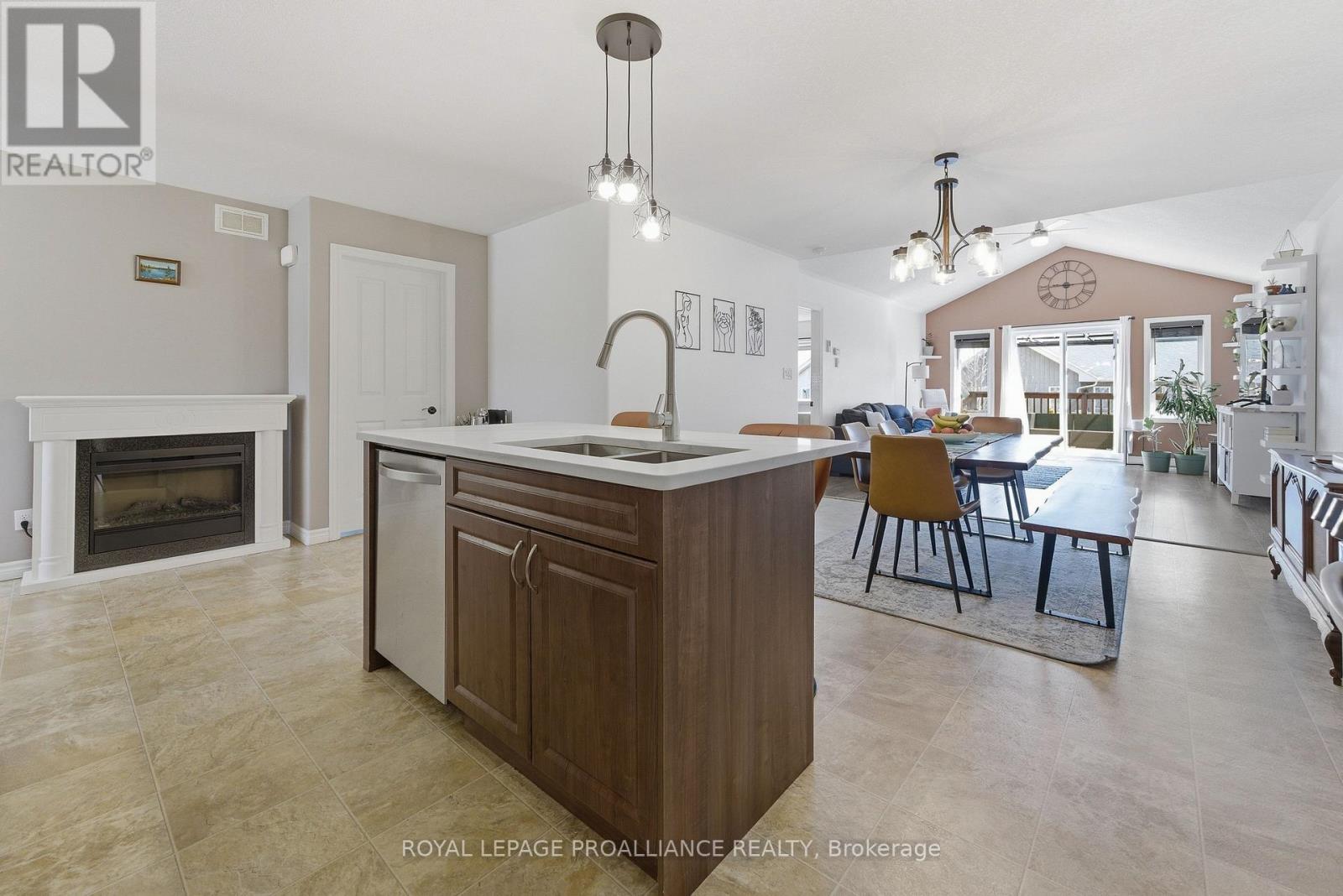 20 Chinook Street, Belleville, Ontario  K8P 0C4 - Photo 11 - X12983020