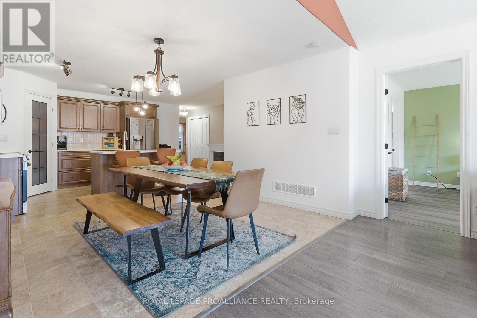 20 Chinook Street, Belleville, Ontario  K8P 0C4 - Photo 14 - X12983020