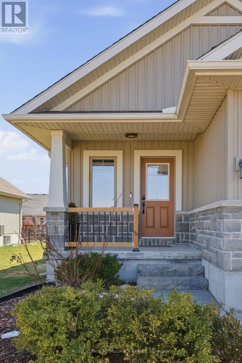 20 Chinook Street, Belleville, Ontario  K8P 0C4 - Photo 4 - X12983020