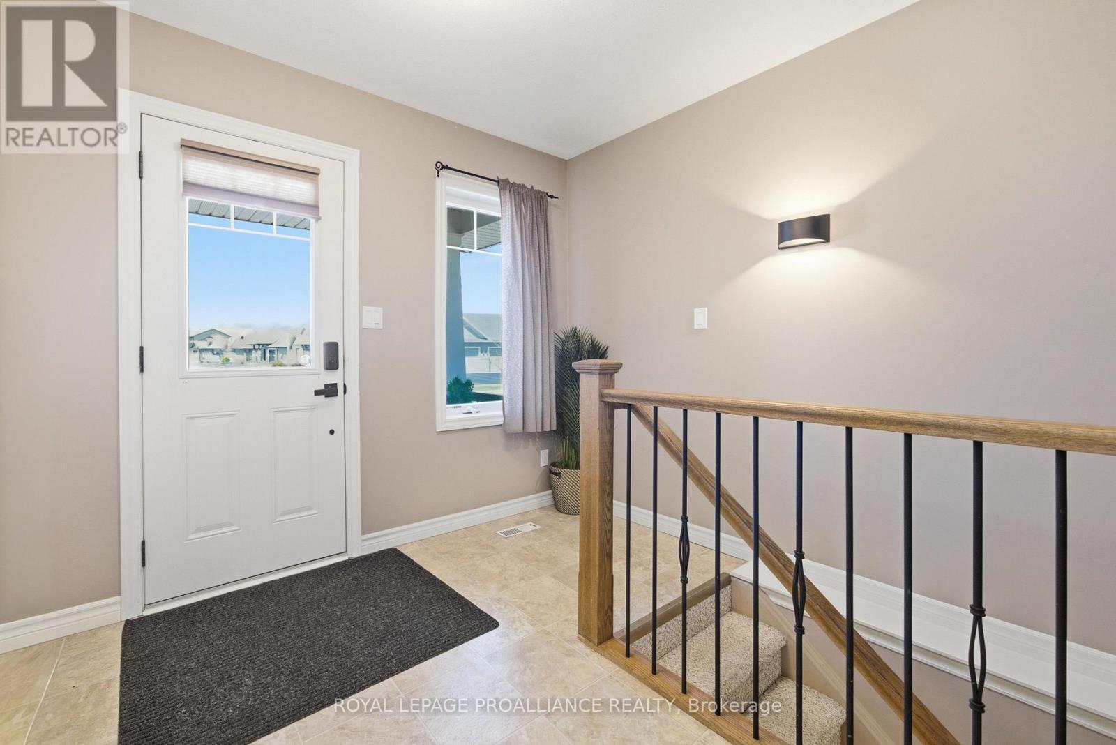 20 Chinook Street, Belleville, Ontario  K8P 0C4 - Photo 5 - X12983020