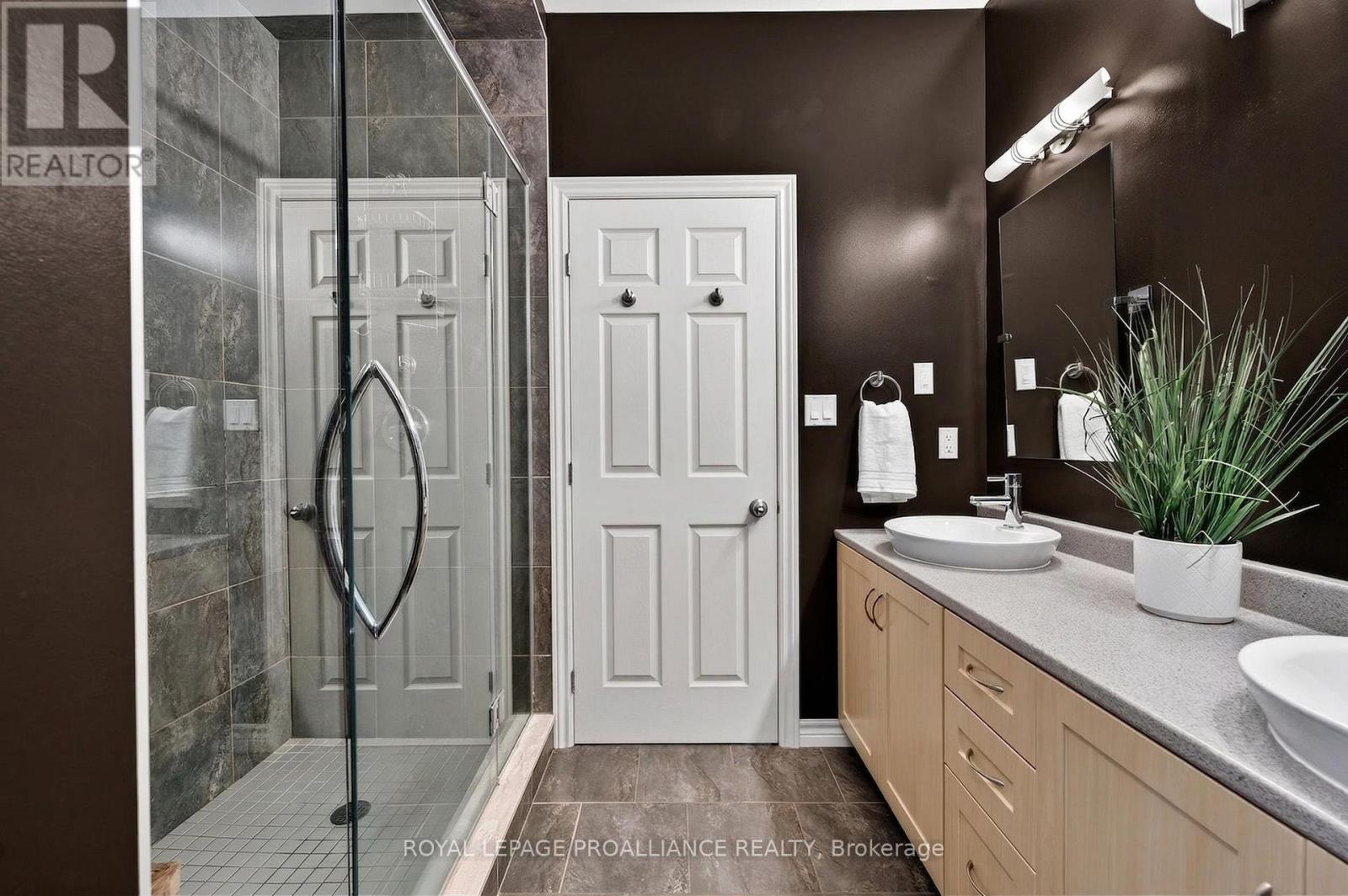 27 Gavey Street, Belleville, Ontario  K8N 0M1 - Photo 12 - X12983068