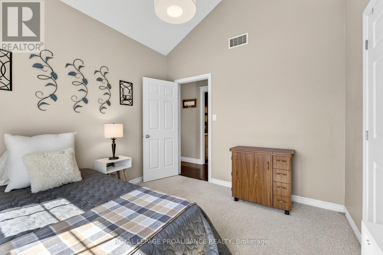 27 Gavey Street, Belleville, Ontario  K8N 0M1 - Photo 15 - X12983068