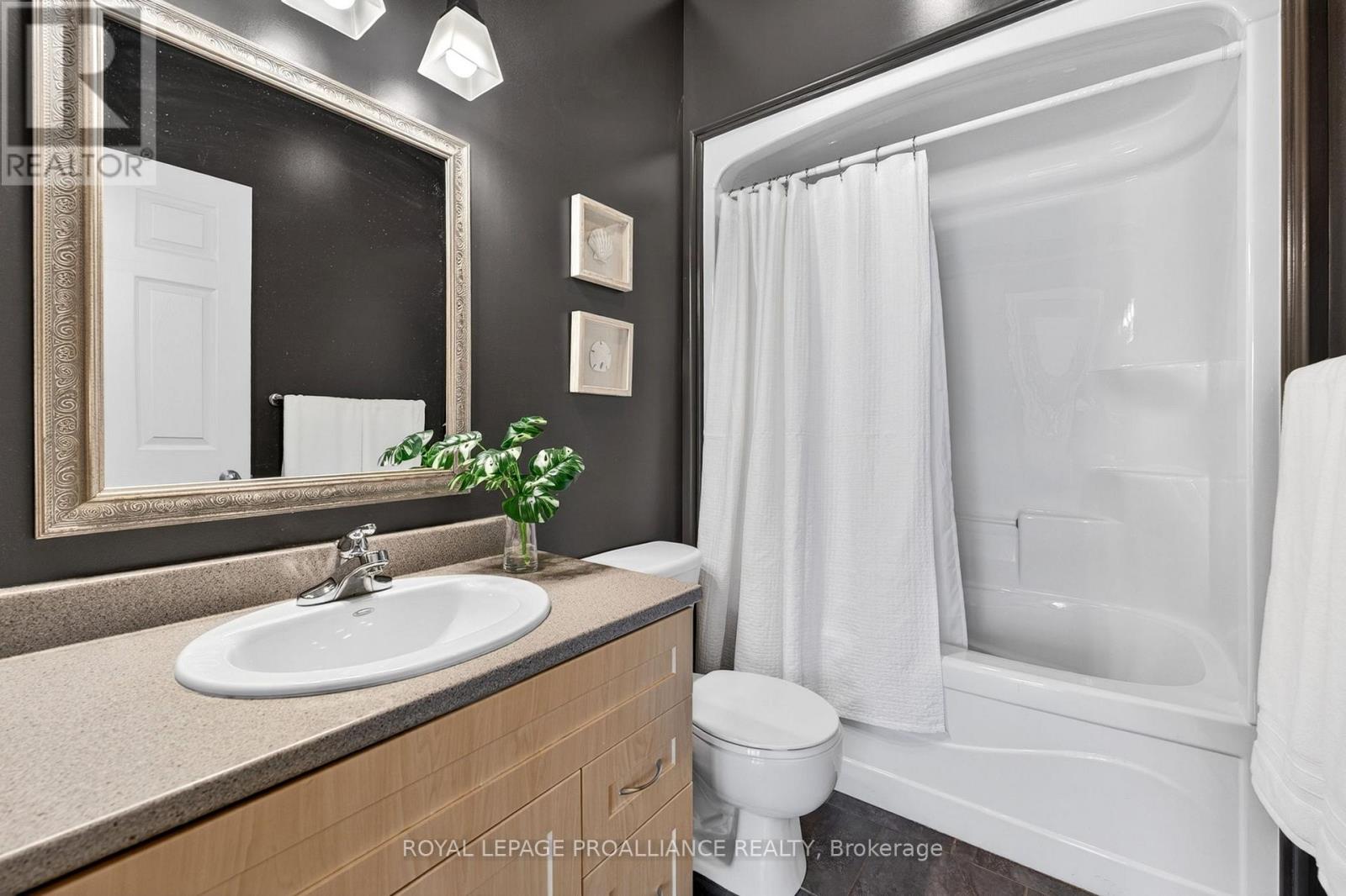 27 Gavey Street, Belleville, Ontario  K8N 0M1 - Photo 17 - X12983068