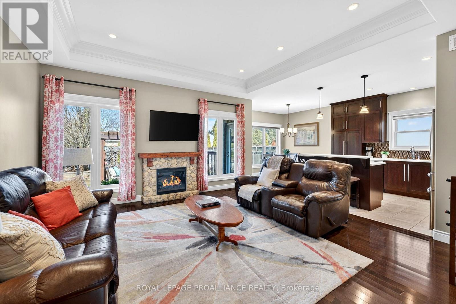 27 Gavey Street, Belleville, Ontario  K8N 0M1 - Photo 4 - X12983068