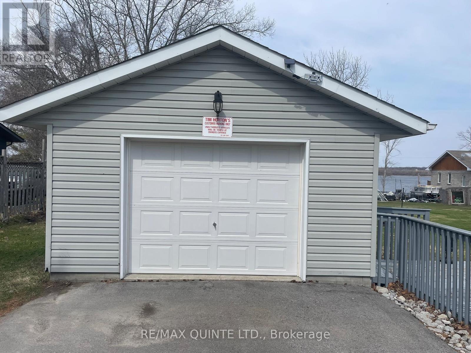 1752 County Road 3, Prince Edward County (Ameliasburg Ward), Ontario  K0K 1A0 - Photo 22 - X12983244