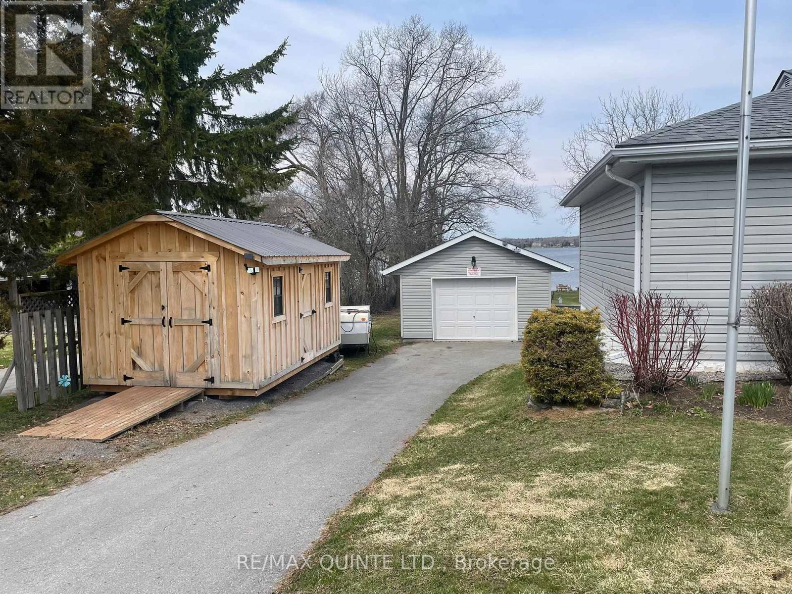 1752 County Road 3, Prince Edward County (Ameliasburg Ward), Ontario  K0K 1A0 - Photo 3 - X12983244