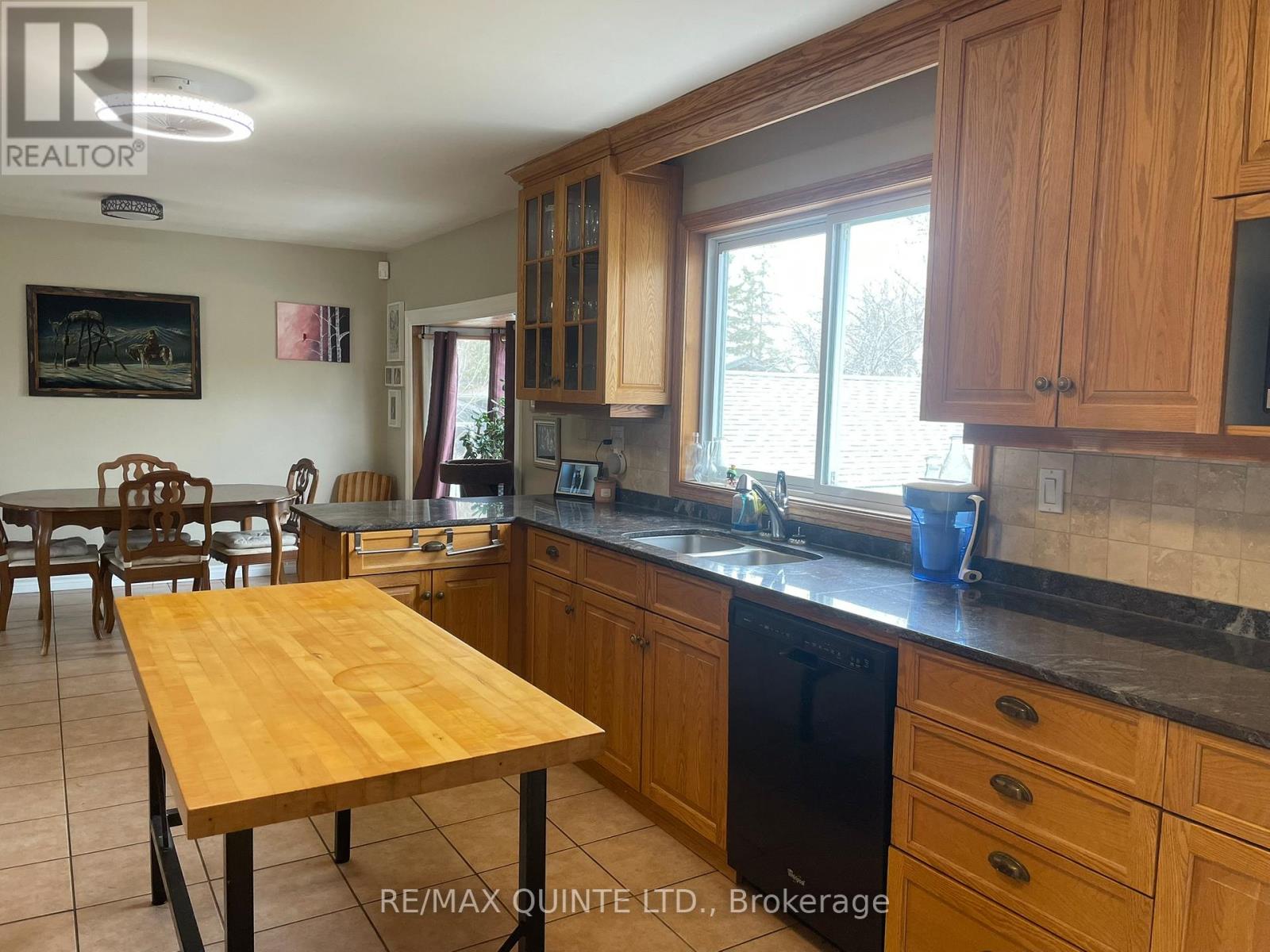 1752 County Road 3, Prince Edward County (Ameliasburg Ward), Ontario  K0K 1A0 - Photo 7 - X12983244