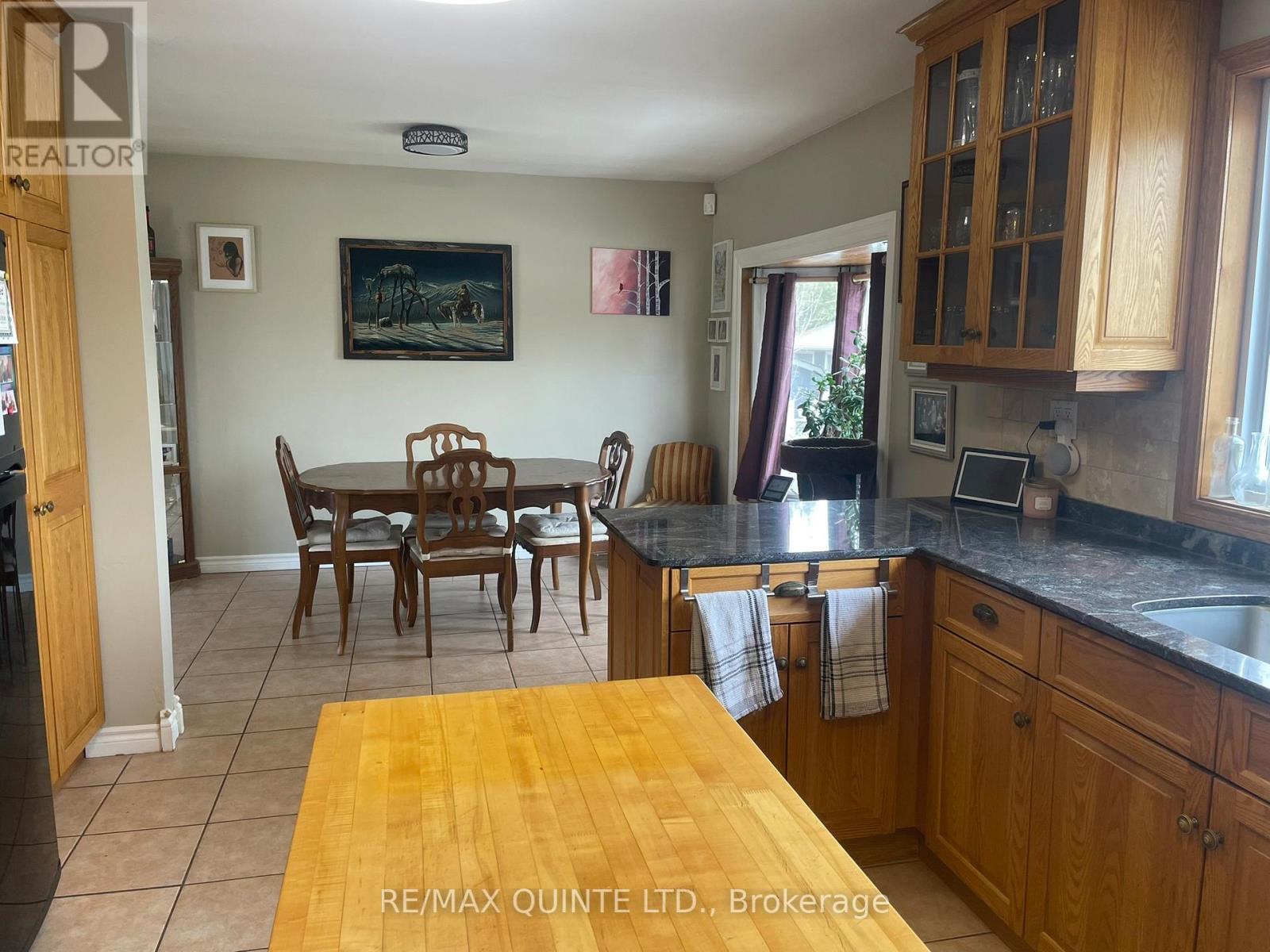 1752 County Road 3, Prince Edward County (Ameliasburg Ward), Ontario  K0K 1A0 - Photo 8 - X12983244