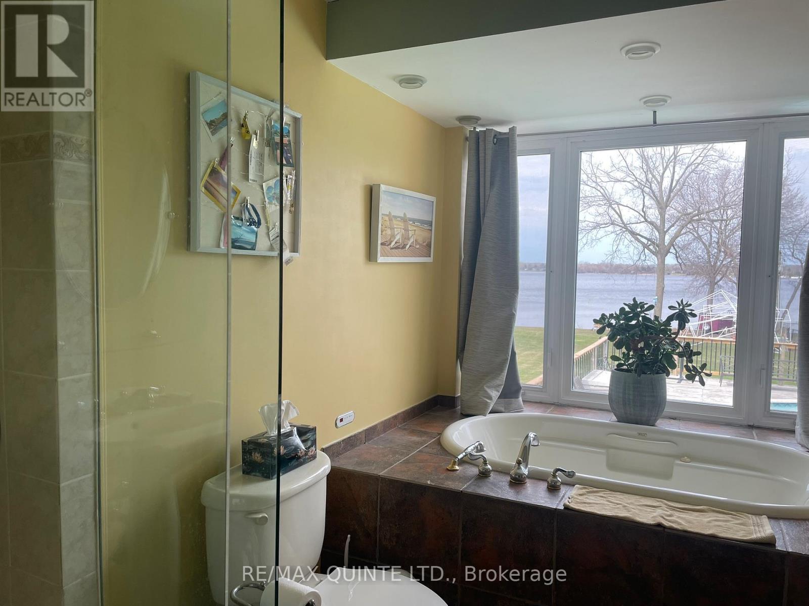 1752 County Road 3, Prince Edward County (Ameliasburg Ward), Ontario  K0K 1A0 - Photo 9 - X12983244