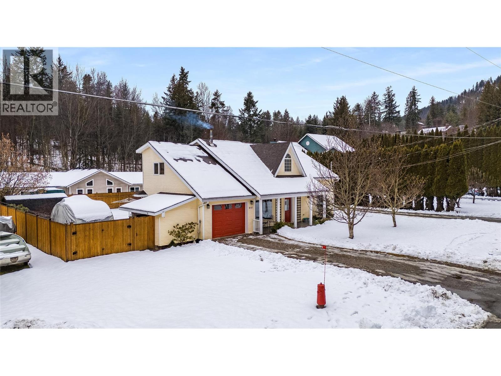 661 C Avenue, Kaslo, British Columbia  V0G 1M0 - Photo 3 - 10377055