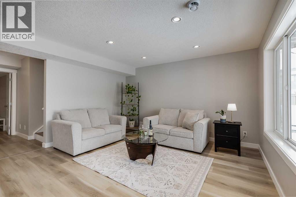 27 Everoak Bay SW, Calgary, Alberta  T2Y 0A2 - Photo 32 - A2287742