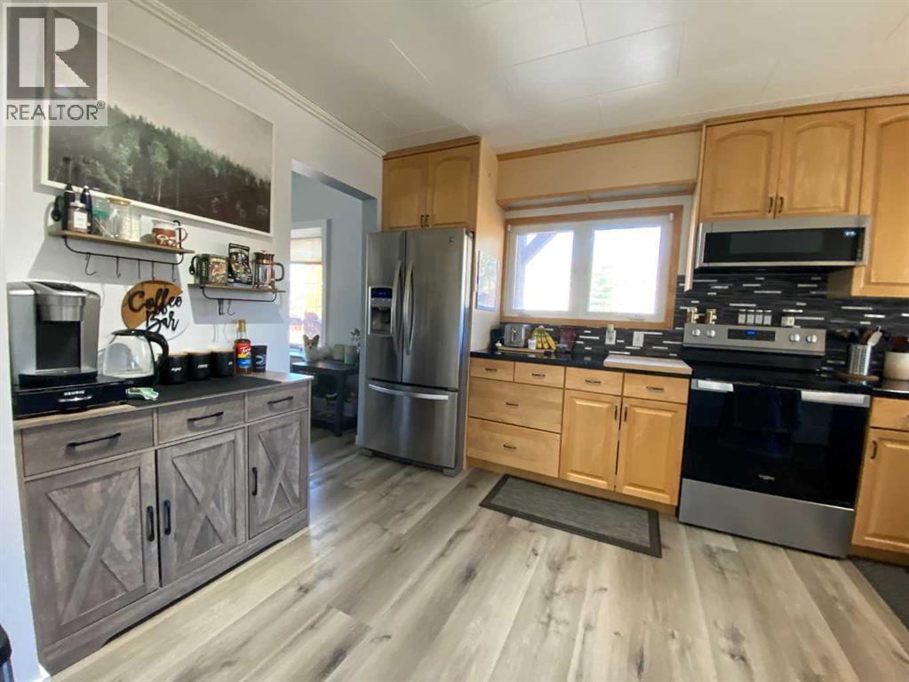 1809 129 Street, Blairmore, Alberta  T0K 0E0 - Photo 14 - A2299536