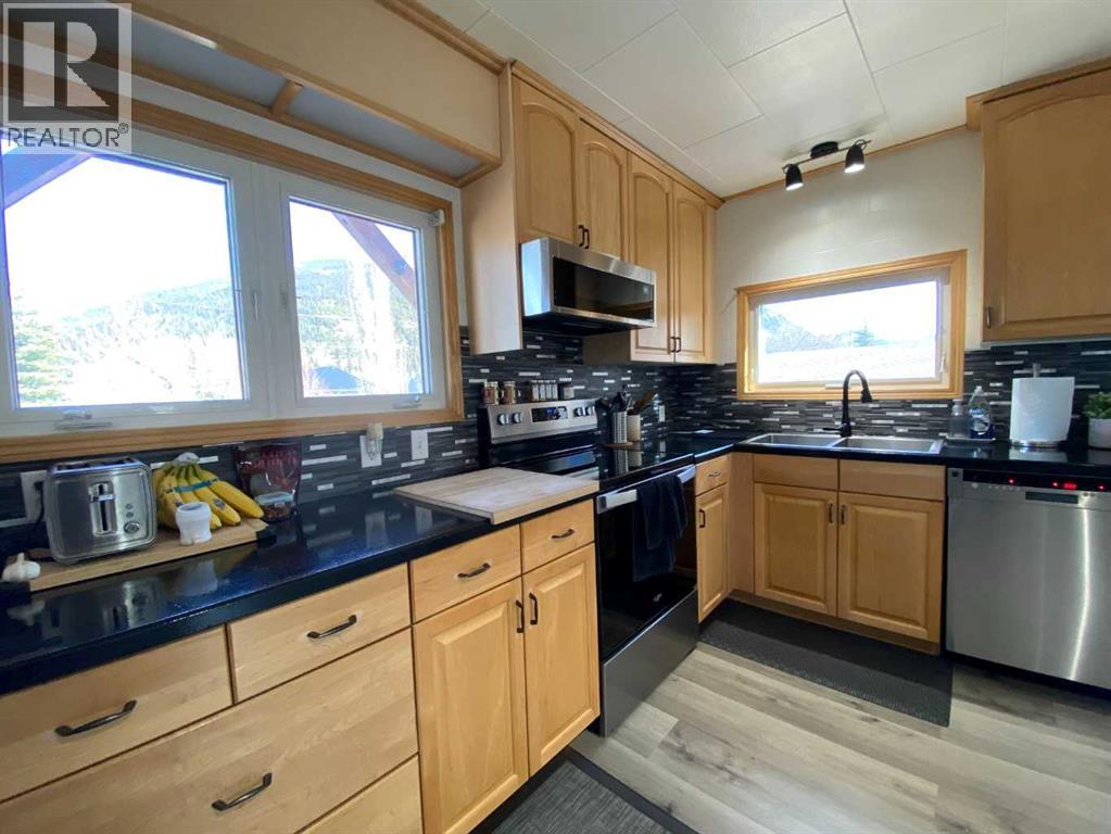 1809 129 Street, Blairmore, Alberta  T0K 0E0 - Photo 15 - A2299536