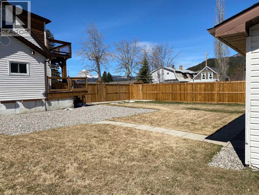 1809 129 Street, Blairmore, Alberta  T0K 0E0 - Photo 5 - A2299536